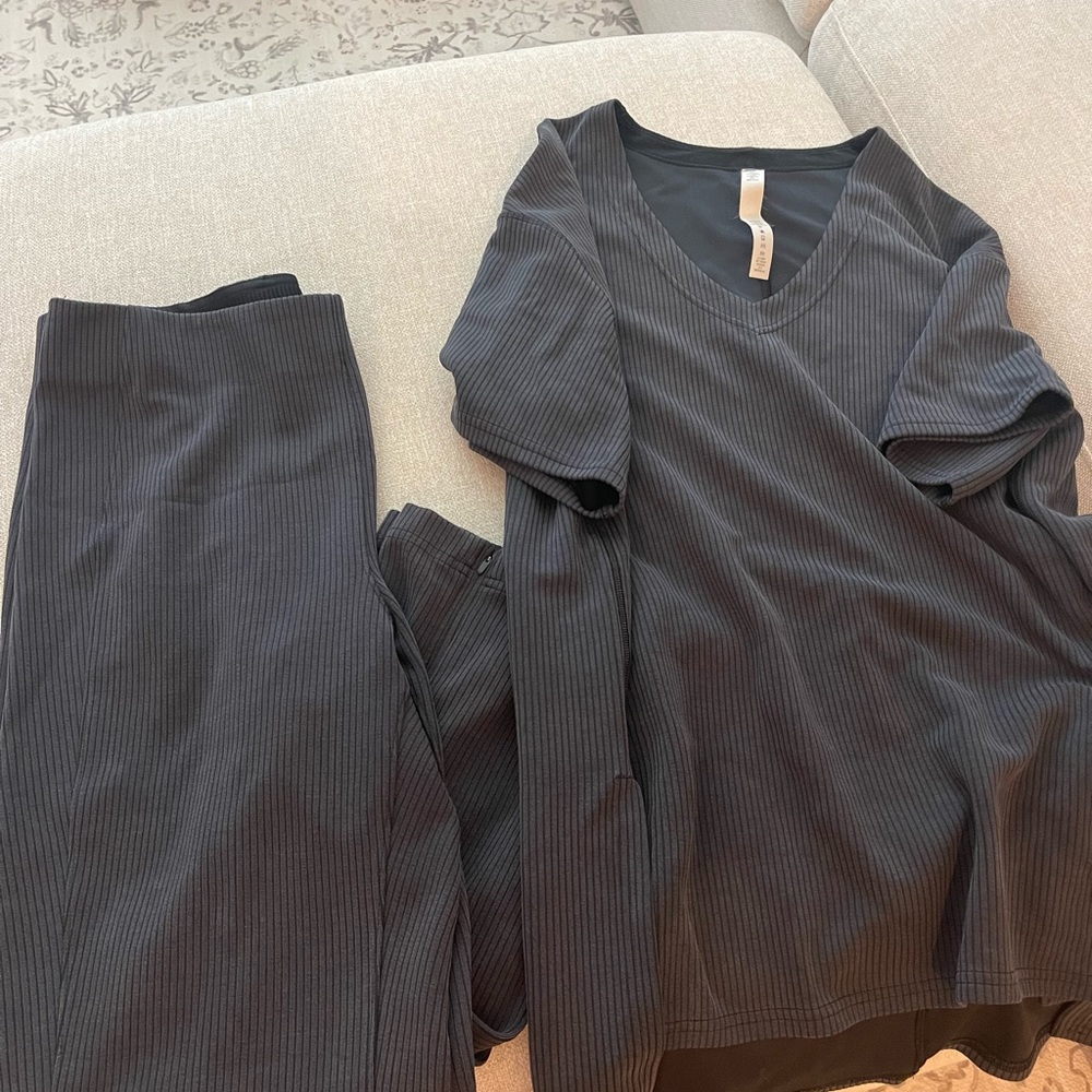 Lululemon Softstream Set